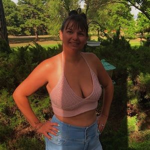 Pink cropped crocheted crop top🧶